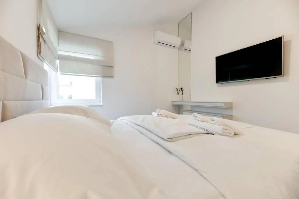 New Villa Buterin With Heated Pool Novigrad  0*, Novigrad (Dalmatia)